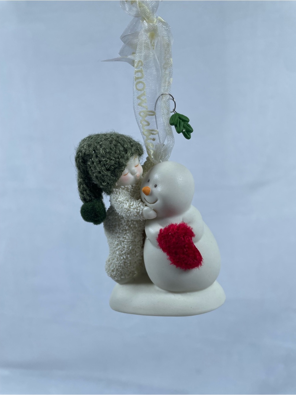 2011 Snowbabies MISTLETOE MAGIC Ornament Dept 56 Christmas Holiday Retired